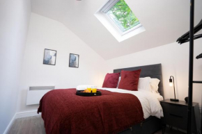 The Den - KING BED, 5 min walk to City Centre